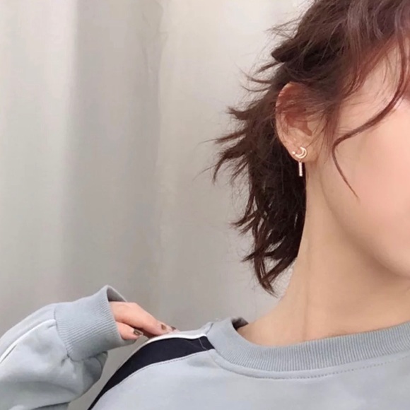 Asymmetric Rose Gold Star Moon Stud Earrings - Picture 7 of 8